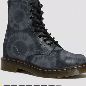 Brand new! 1460 Pascal Dr martins 7